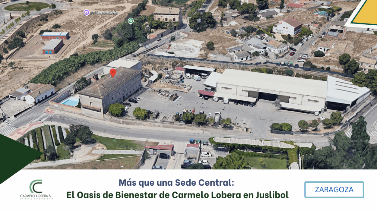 Piscina y jardín en las oficinas centrales de Carmelo Lobera en Juslibol, Zaragoza.